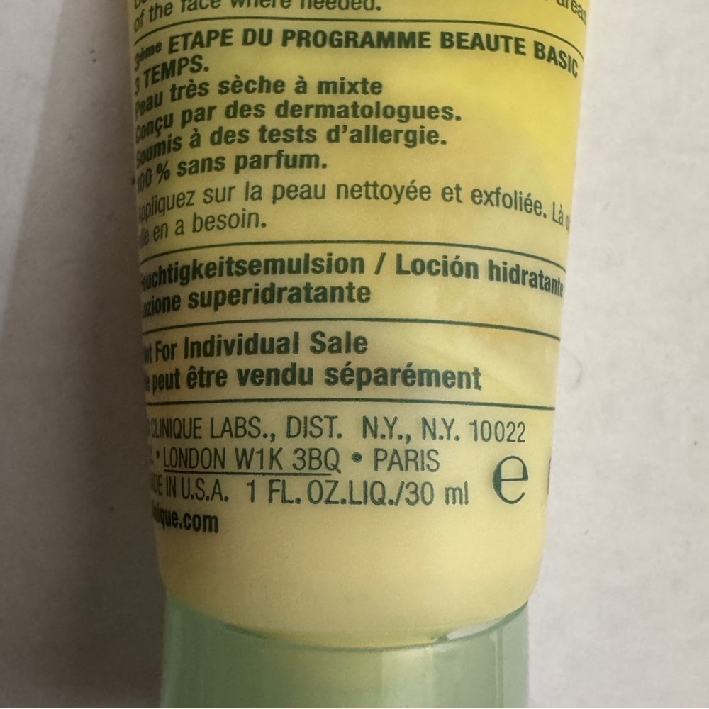 Clinique Dramatically Different Moisturizing Lotion 1 OZ - Picture 2 of 2